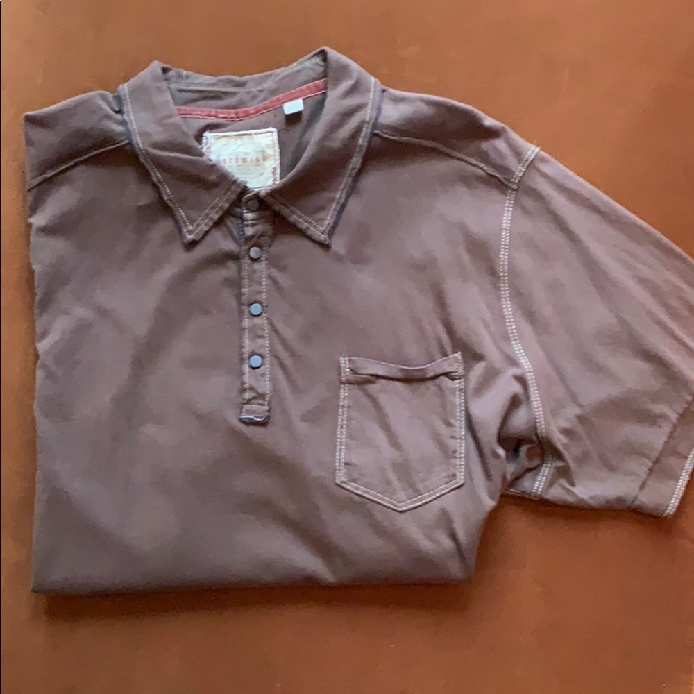 Brown short sleeve shirt